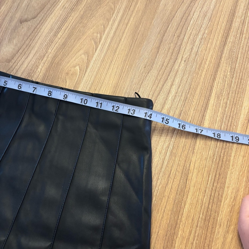 Zara Black Faux Leather Mini Skirt - Picture 4 of 7